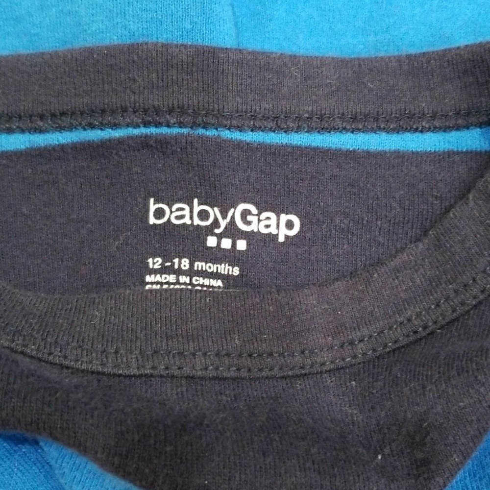 Baby gap clothes - Picture 2 of 4